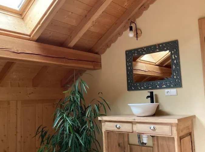 Les Deux Loups Apartament